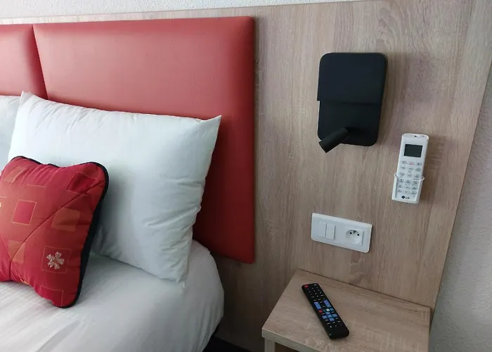 Hotel De L'ile Custines